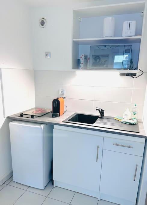 Studio Gare St Roch Avec Box De Garage Apartment Montpellier Bagian luar foto