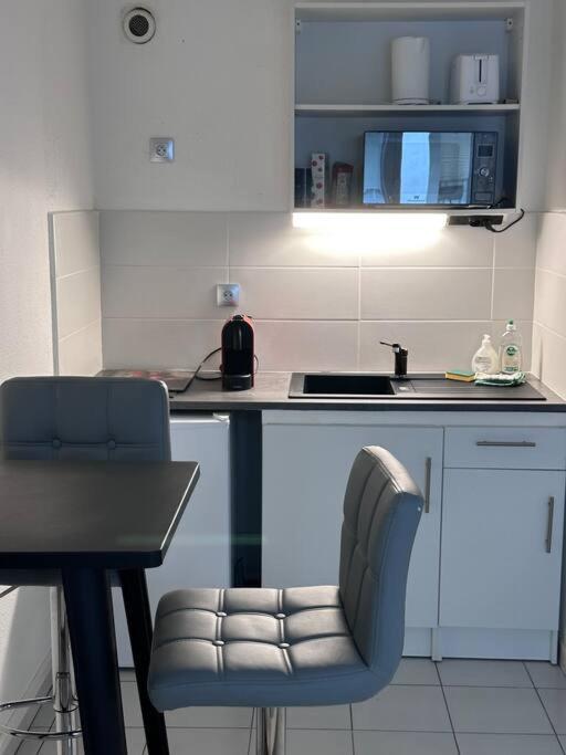 Studio Gare St Roch Avec Box De Garage Apartment Montpellier Bagian luar foto